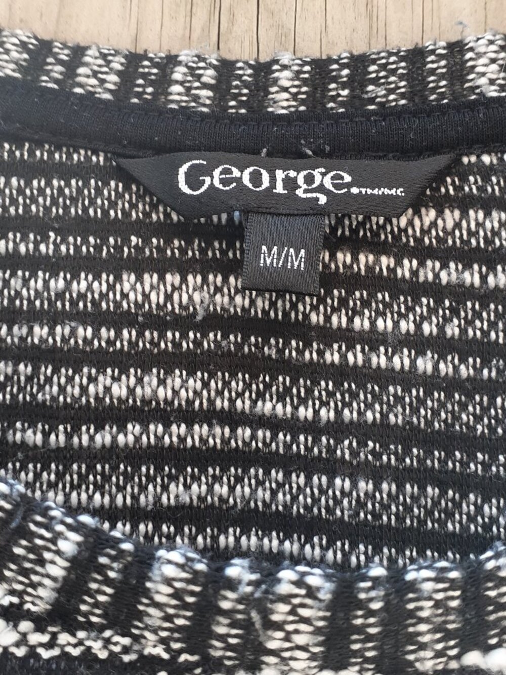 George Textured Tunic Size Medium - Picture 3 of 5